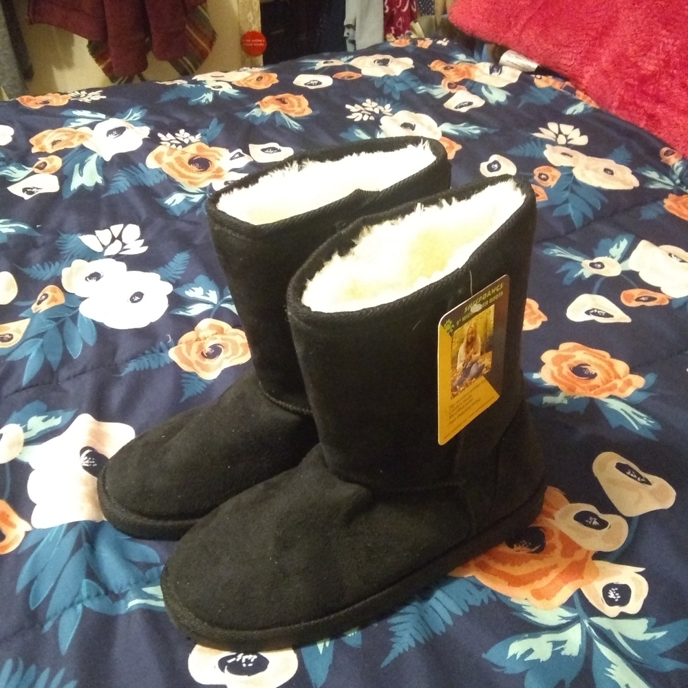 Brand New Black Boots Sheep Dawgs